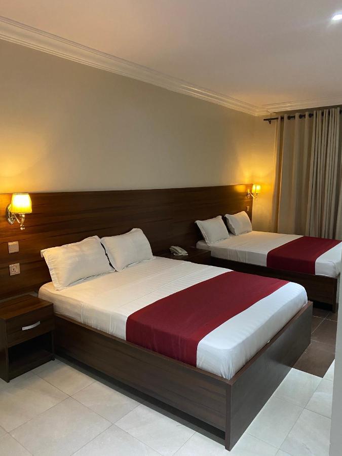 Posh Hotel And Suites Victoria Island Lagos Esterno foto