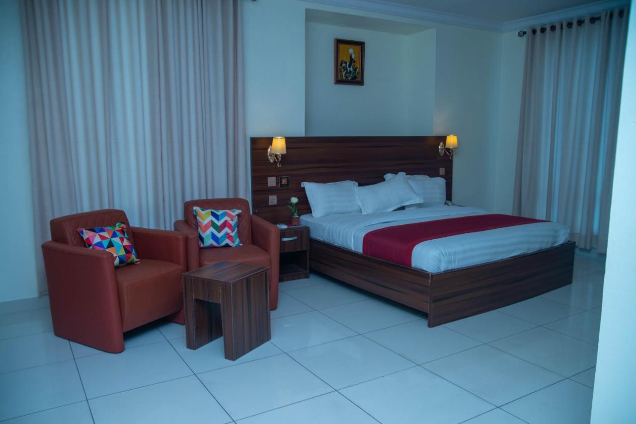 Posh Hotel And Suites Victoria Island Lagos Esterno foto