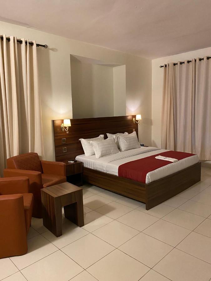 Posh Hotel And Suites Victoria Island Lagos Esterno foto